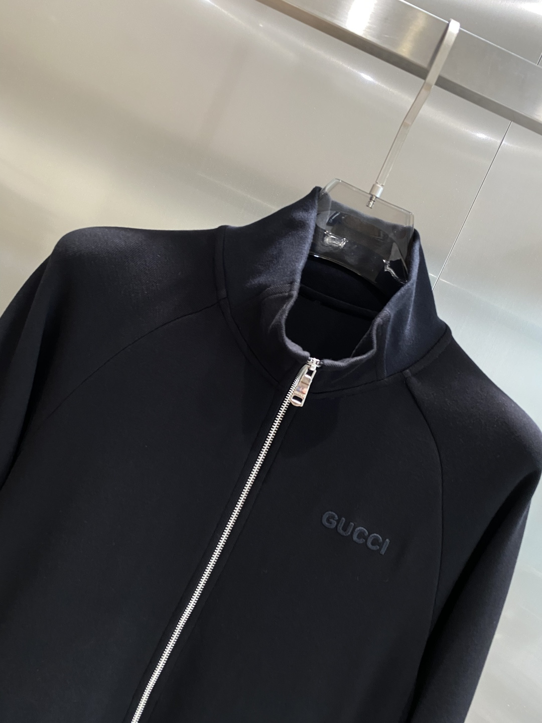 《𝙉𝙚𝙬🤍🖤古家》2025秋冬最新品套装-同步有售，原单狠货休闲时尚套装，上身很有特点！吸睛而有亮点，进