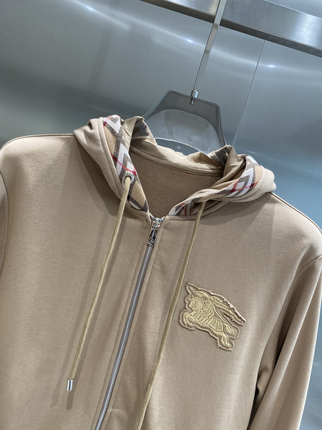 《𝙉𝙚𝙬🤍🖤巴家》2025秋冬最新品套装-同步有售，原单狠货休闲时尚套装，上身很有特点！吸睛而有亮点，进