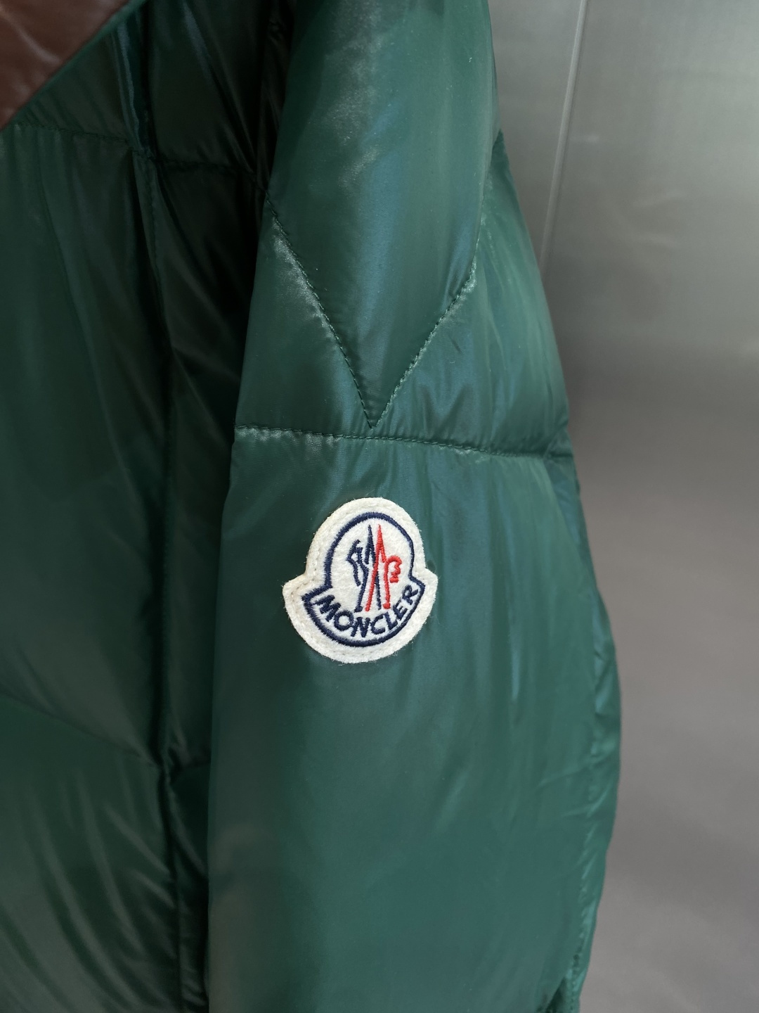 《𝙉𝙚𝙬🤍🖤蒙家》代购正品级别秋冬新款羽绒服 原版1:1订制五金配件全进口原版定制 欢迎专柜对比 绝对的