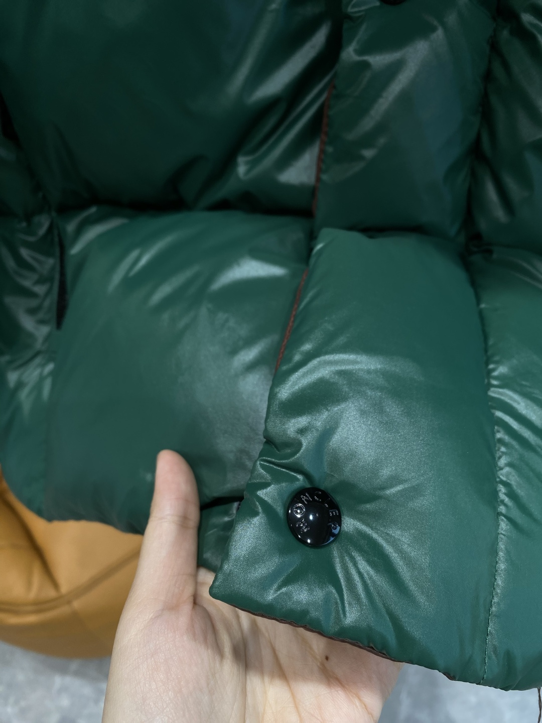 《𝙉𝙚𝙬🤍🖤蒙家》代购正品级别秋冬新款羽绒服 原版1:1订制五金配件全进口原版定制 欢迎专柜对比 绝对的