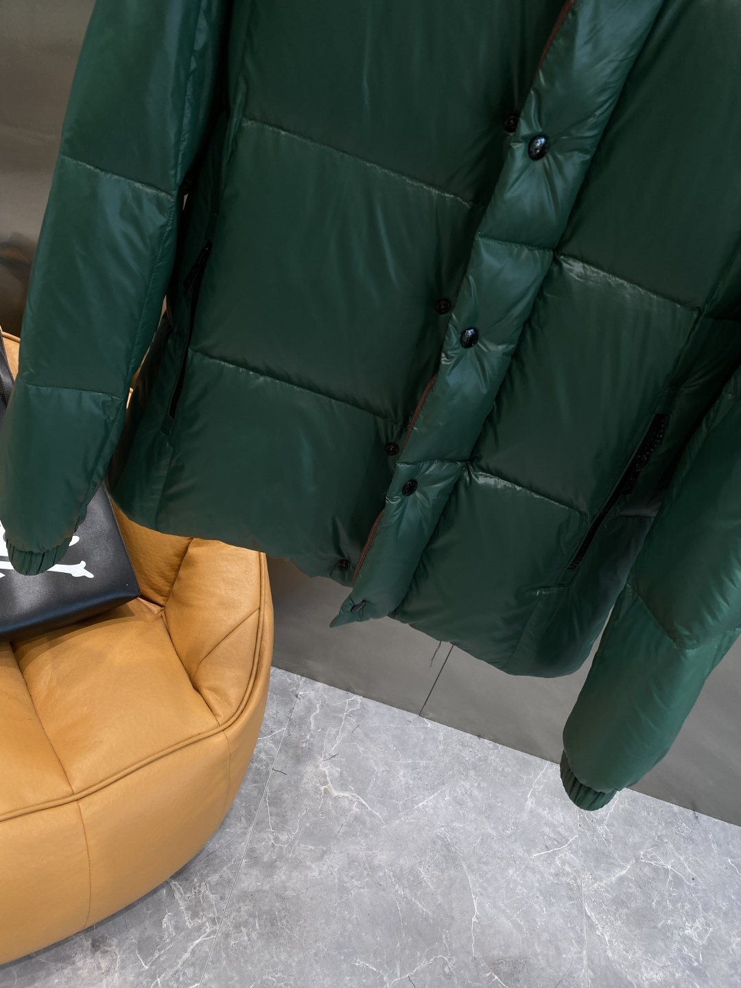 《𝙉𝙚𝙬🤍🖤蒙家》代购正品级别秋冬新款羽绒服 原版1:1订制五金配件全进口原版定制 欢迎专柜对比 绝对的