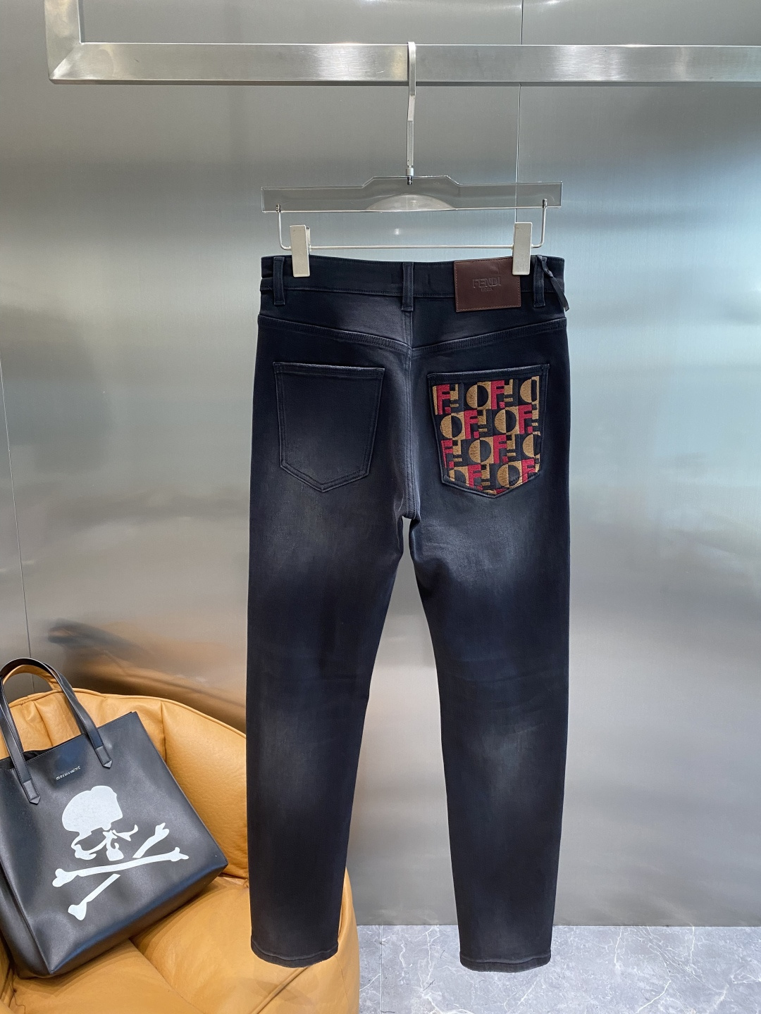 《𝙉𝙚𝙬🖤🤍芬家》2025重工水洗休闲牛仔裤，进口原版水洗弹力面料，舒适有弹性，独特设计，版型超正，舒适