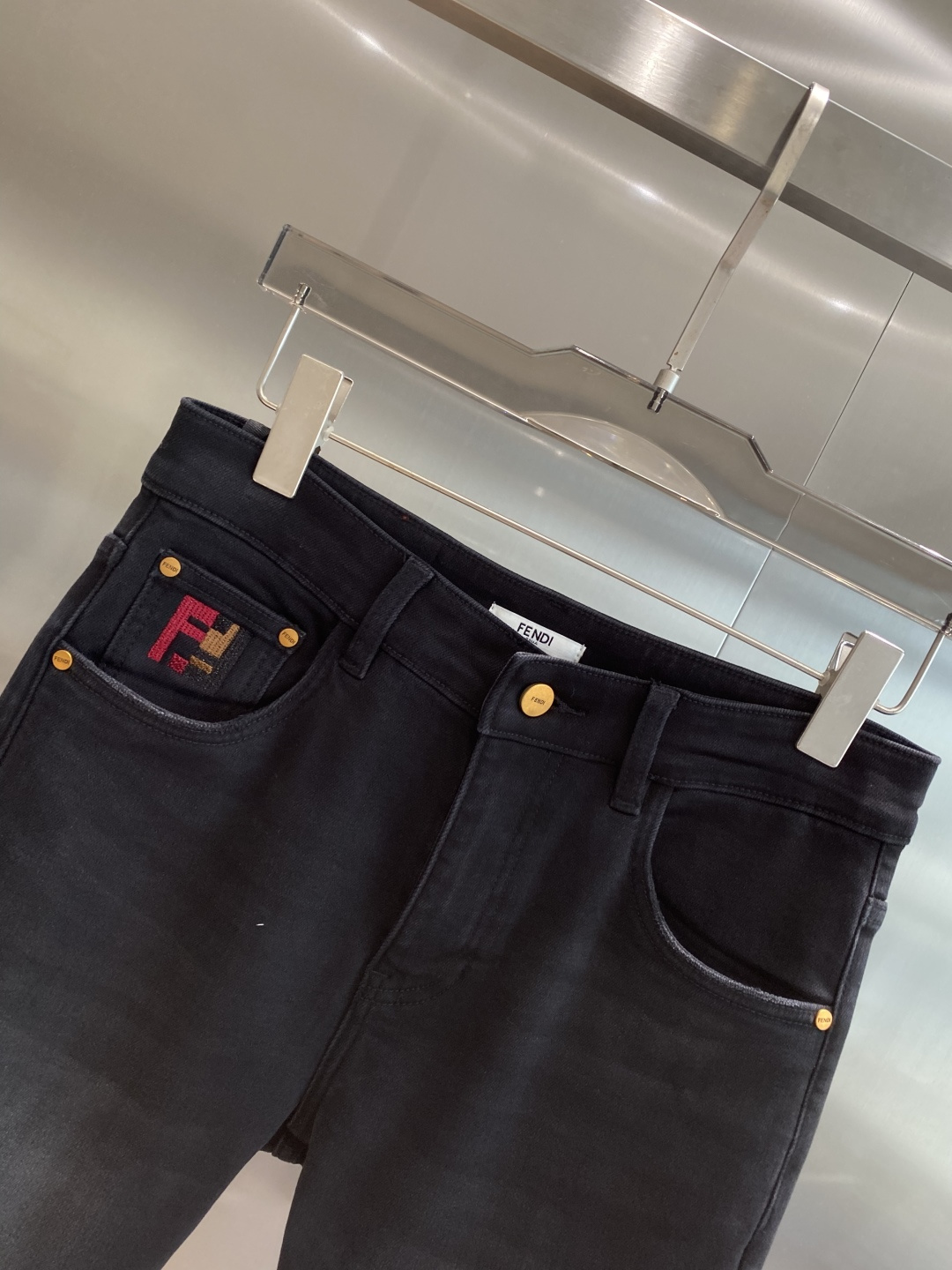 《𝙉𝙚𝙬🖤🤍芬家》2025重工水洗休闲牛仔裤，进口原版水洗弹力面料，舒适有弹性，独特设计，版型超正，舒适