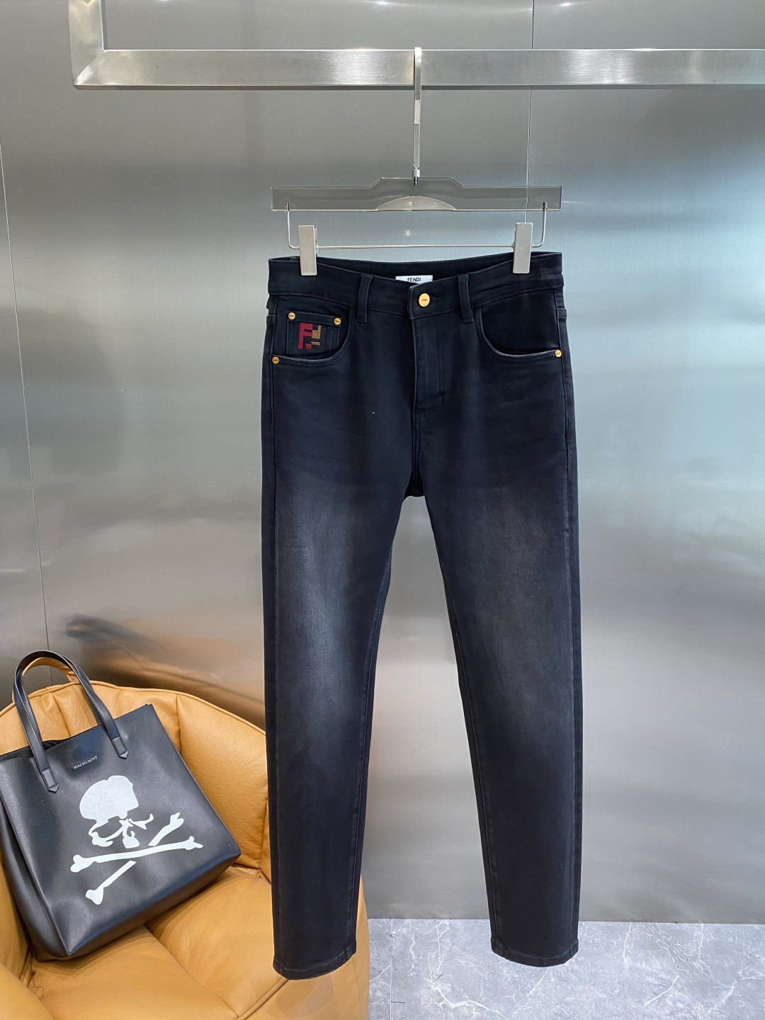 《𝙉𝙚𝙬🖤🤍芬家》2025重工水洗休闲牛仔裤，进口原版水洗弹力面料，舒适有弹性，独特设计，版型超正，舒适