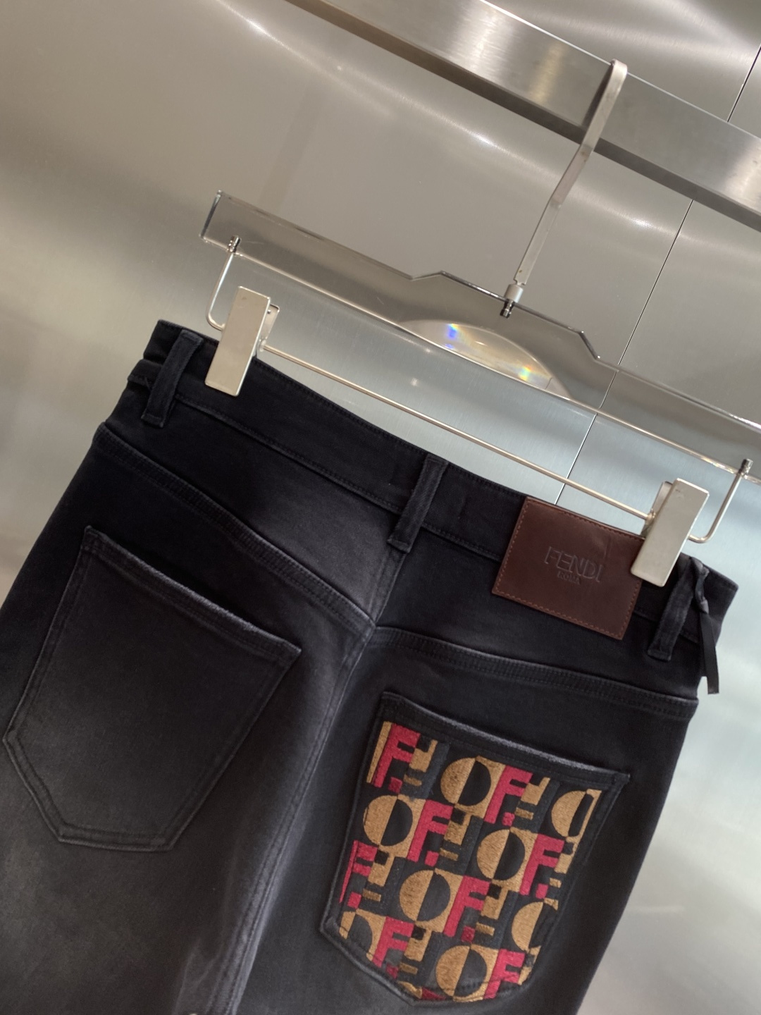 《𝙉𝙚𝙬🖤🤍芬家》2025重工水洗休闲牛仔裤，进口原版水洗弹力面料，舒适有弹性，独特设计，版型超正，舒适