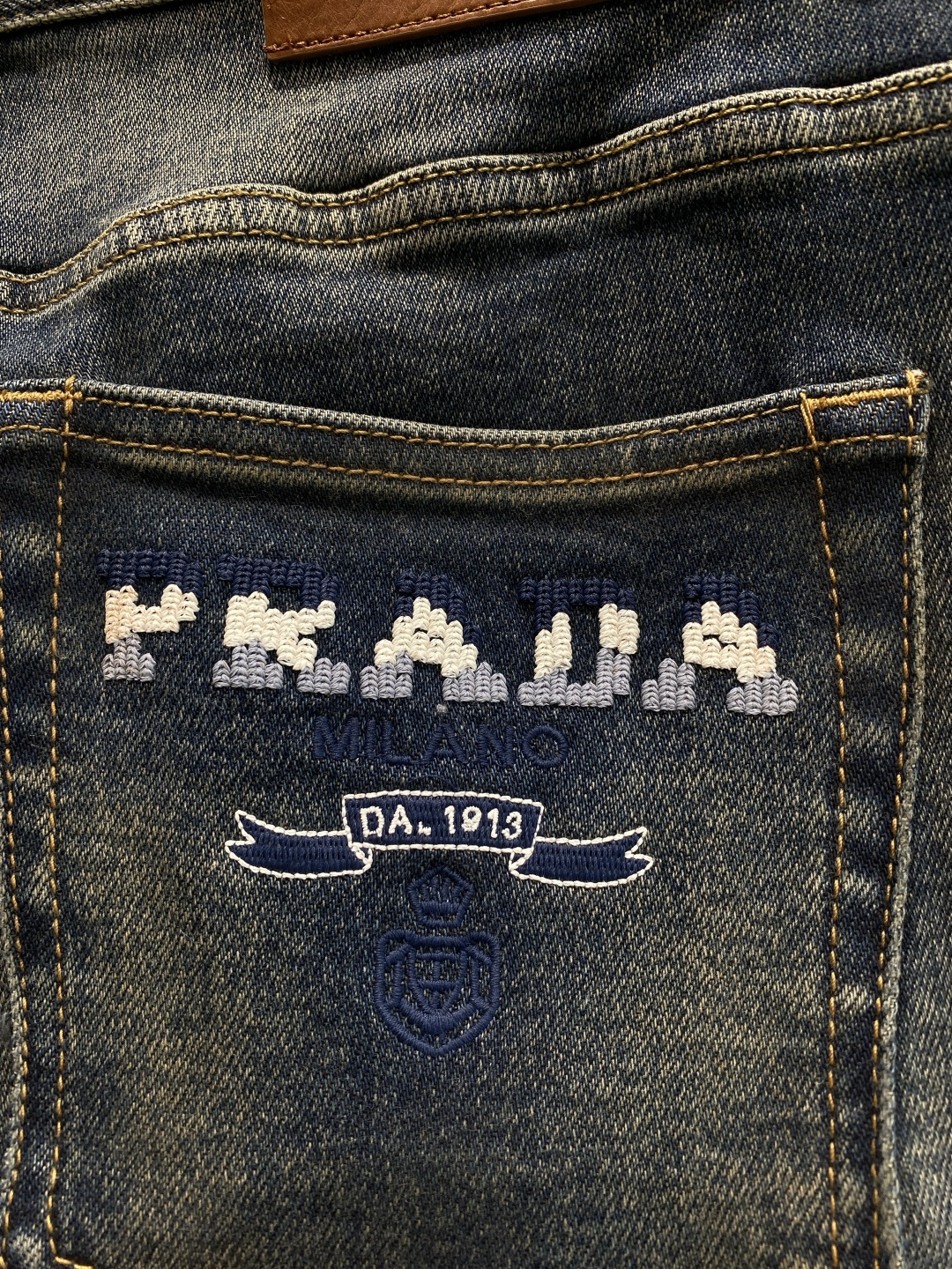 《𝙉𝙚𝙬🖤🤍普家》2025重工水洗休闲牛仔裤，进口原版水洗弹力面料，舒适有弹性，独特设计，版型超正，舒适