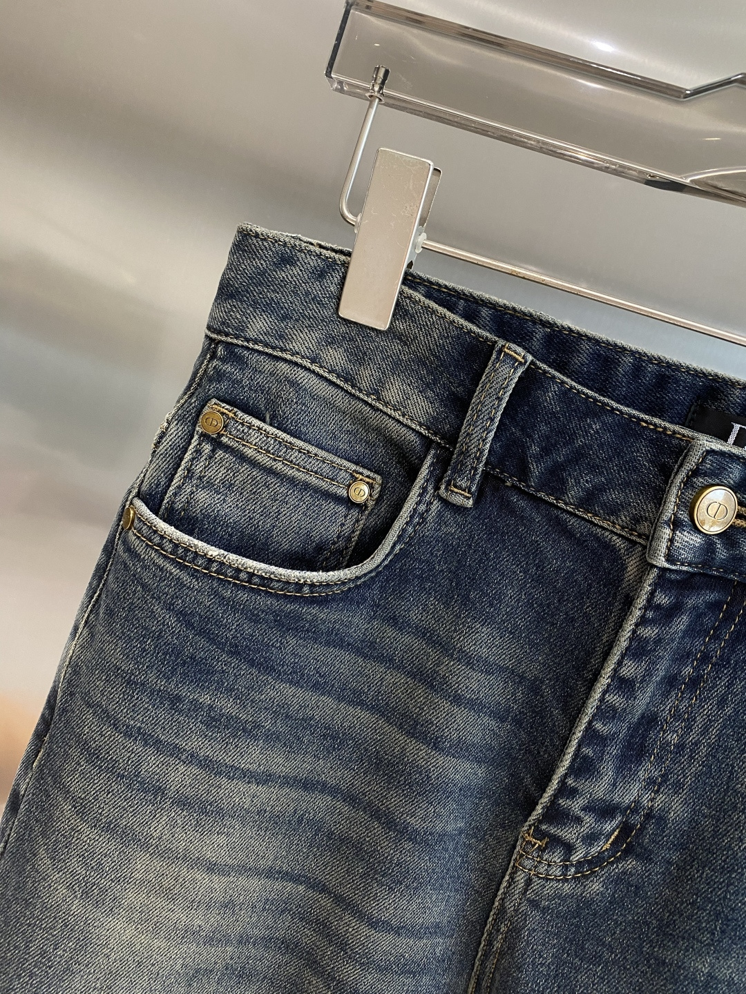 《𝙉𝙚𝙬🖤🤍迪家》2025重工水洗休闲牛仔裤，进口原版水洗弹力面料，舒适有弹性，独特设计，版型超正，舒适