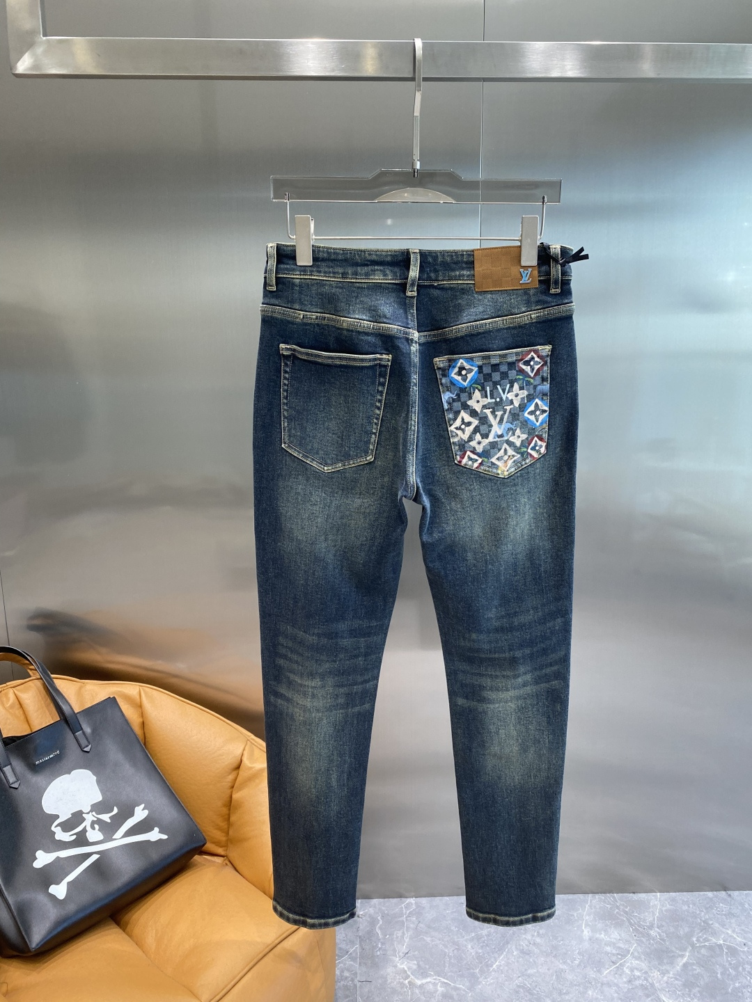 🌾售后✅ 《𝙉𝙚𝙬🤍🖤驴家》2025秋冬新款牛仔裤 干净利落剪裁，都市风十足 采用精纺纯棉面料手感软糯干