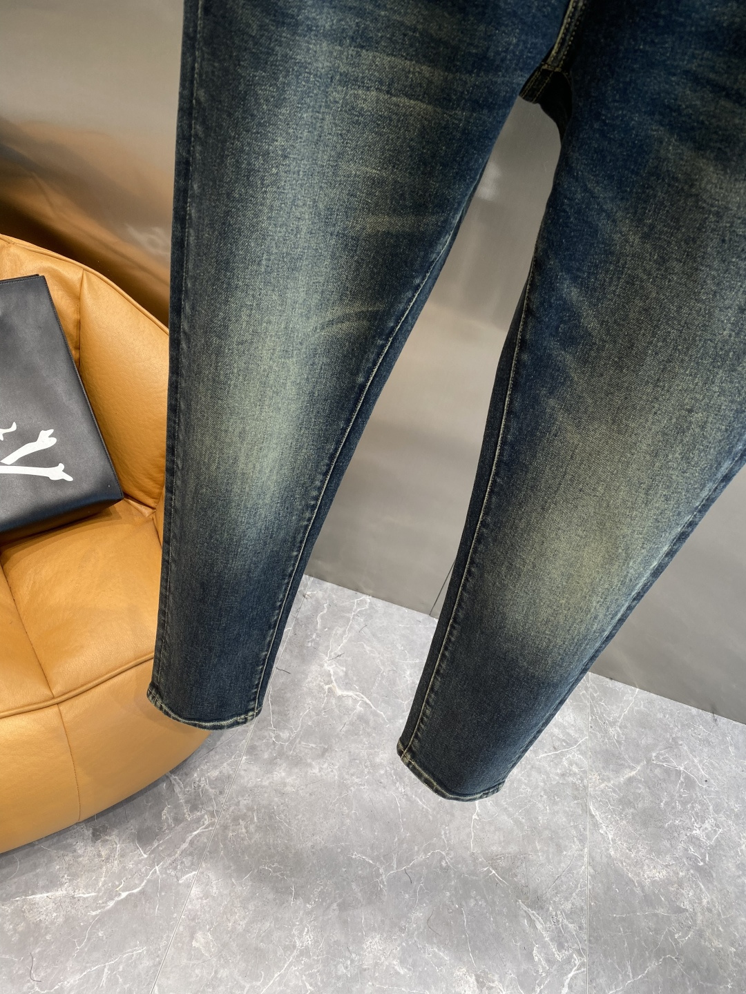 🌾售后✅ 《𝙉𝙚𝙬🤍🖤驴家》2025秋冬新款牛仔裤 干净利落剪裁，都市风十足 采用精纺纯棉面料手感软糯干