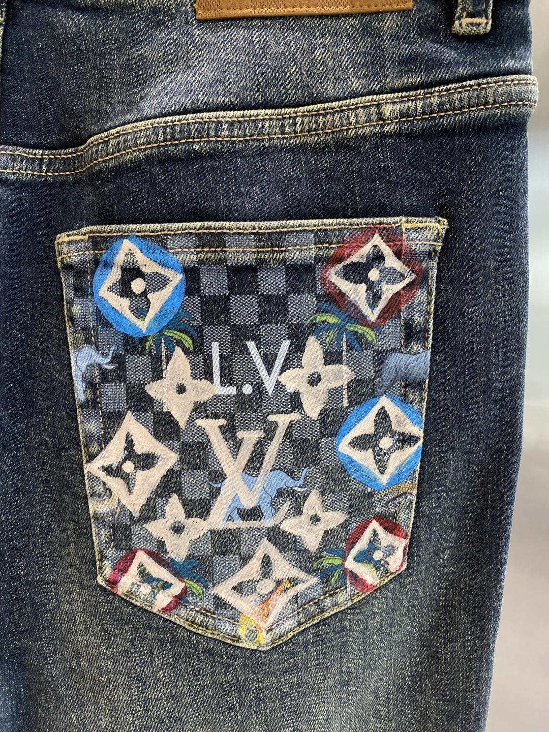 🌾售后✅ 《𝙉𝙚𝙬🤍🖤驴家》2025秋冬新款牛仔裤 干净利落剪裁，都市风十足 采用精纺纯棉面料手感软糯干