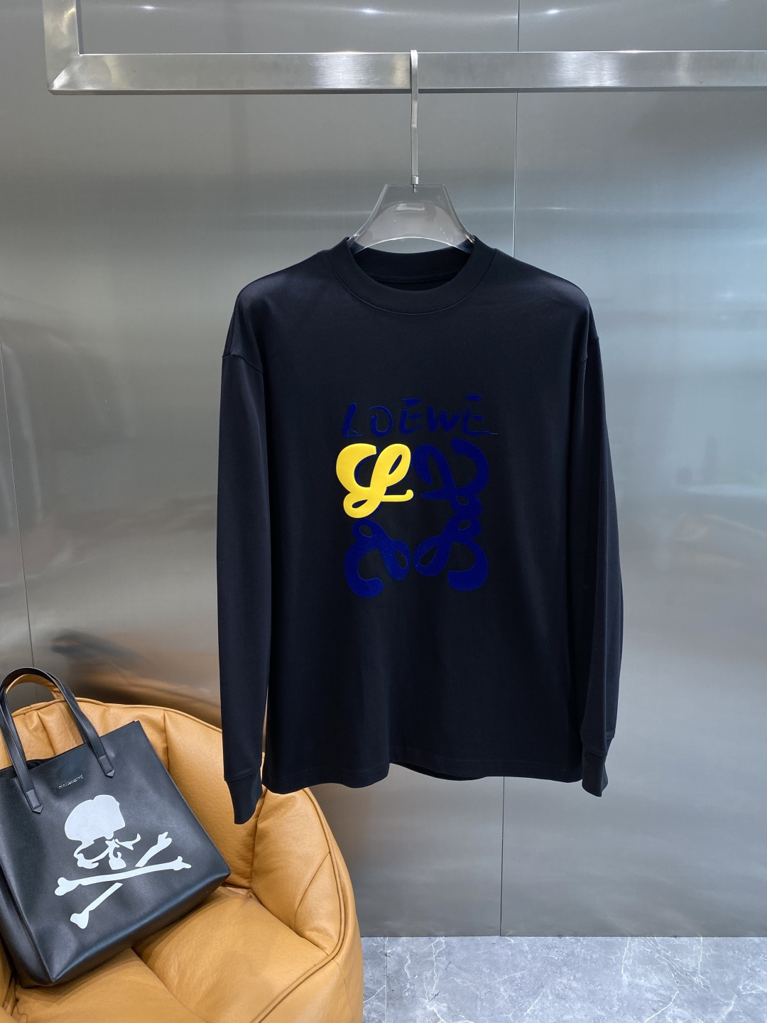 《𝙉𝙚𝙬🤍🖤罗家》2025秋冬专柜新款 时尚休闲打底衫长袖T恤，精选进口高密度双面拉架棉面料，精致原版l