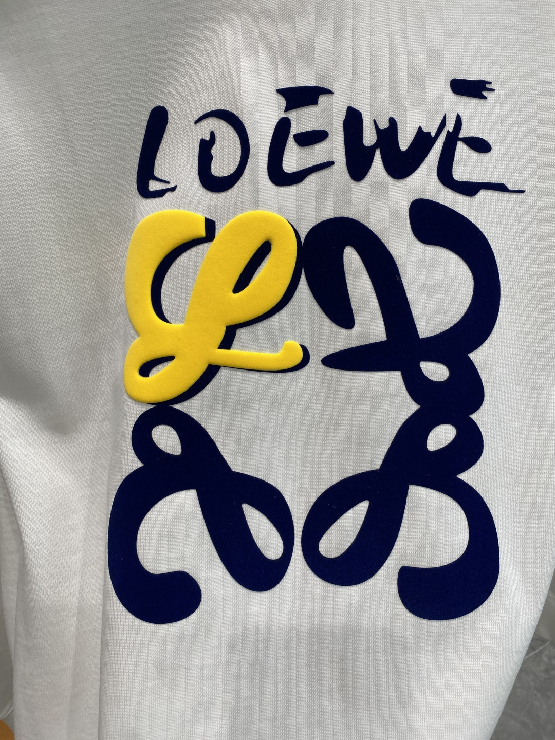 《𝙉𝙚𝙬🤍🖤罗家》2025秋冬专柜新款 时尚休闲打底衫长袖T恤，精选进口高密度双面拉架棉面料，精致原版l