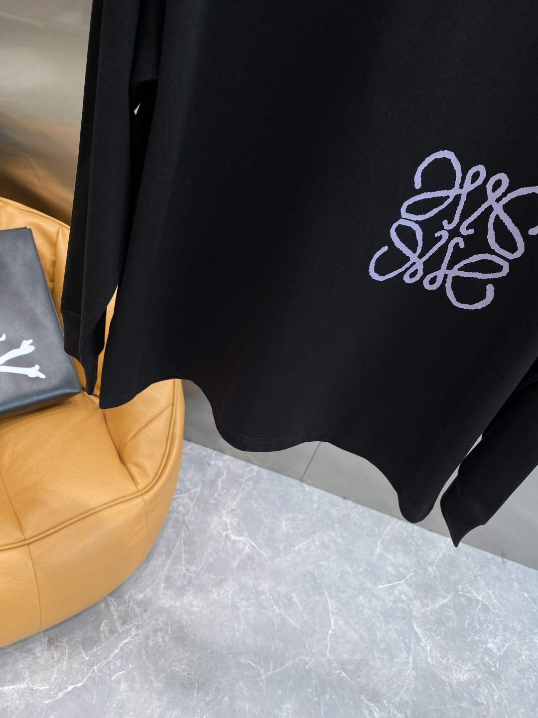 《𝙉𝙚𝙬🤍🖤罗家》2025秋冬专柜新款 时尚休闲打底衫长袖T恤，精选进口高密度双面拉架棉面料，精致原版l