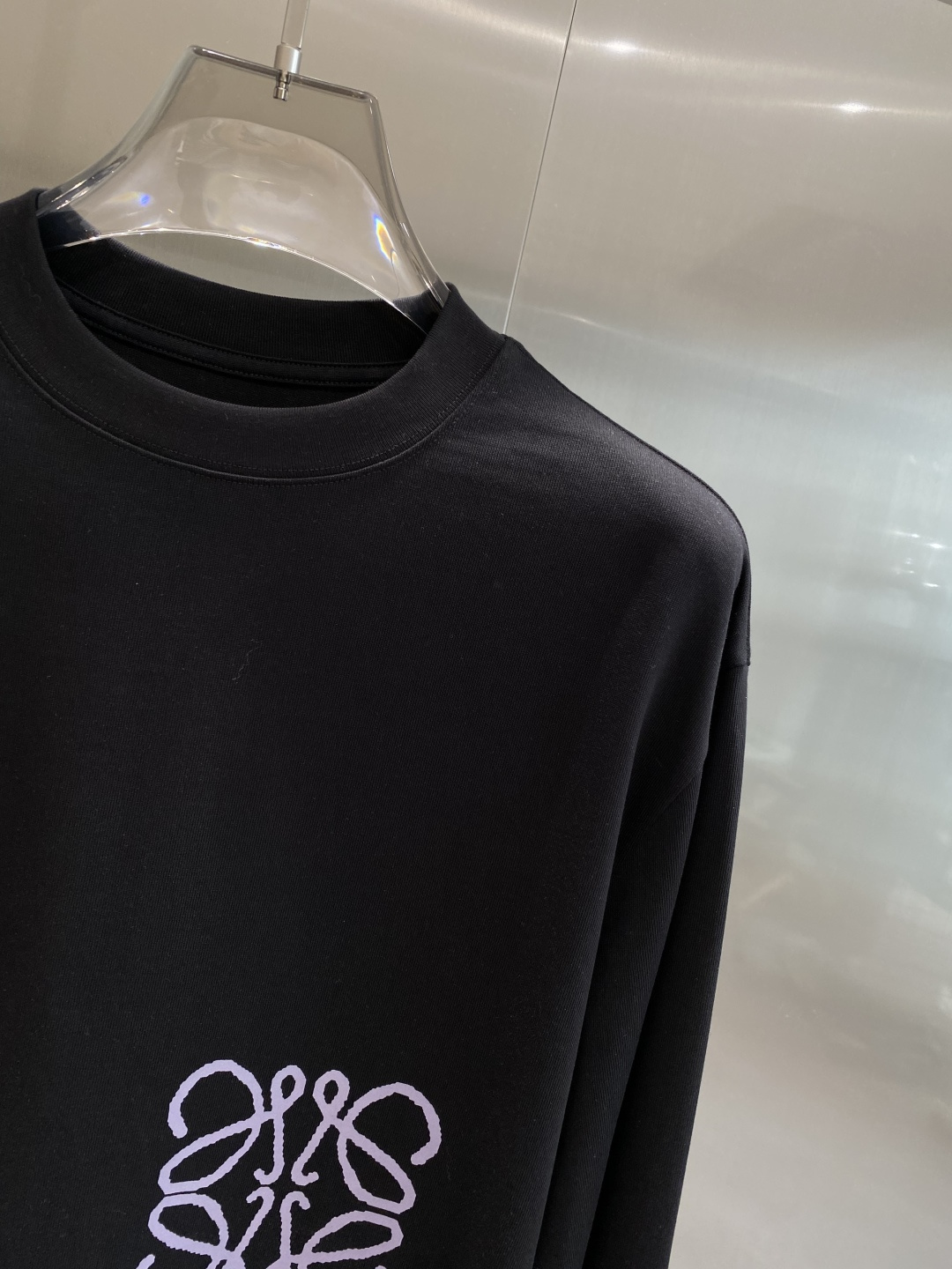 《𝙉𝙚𝙬🤍🖤罗家》2025秋冬专柜新款 时尚休闲打底衫长袖T恤，精选进口高密度双面拉架棉面料，精致原版l