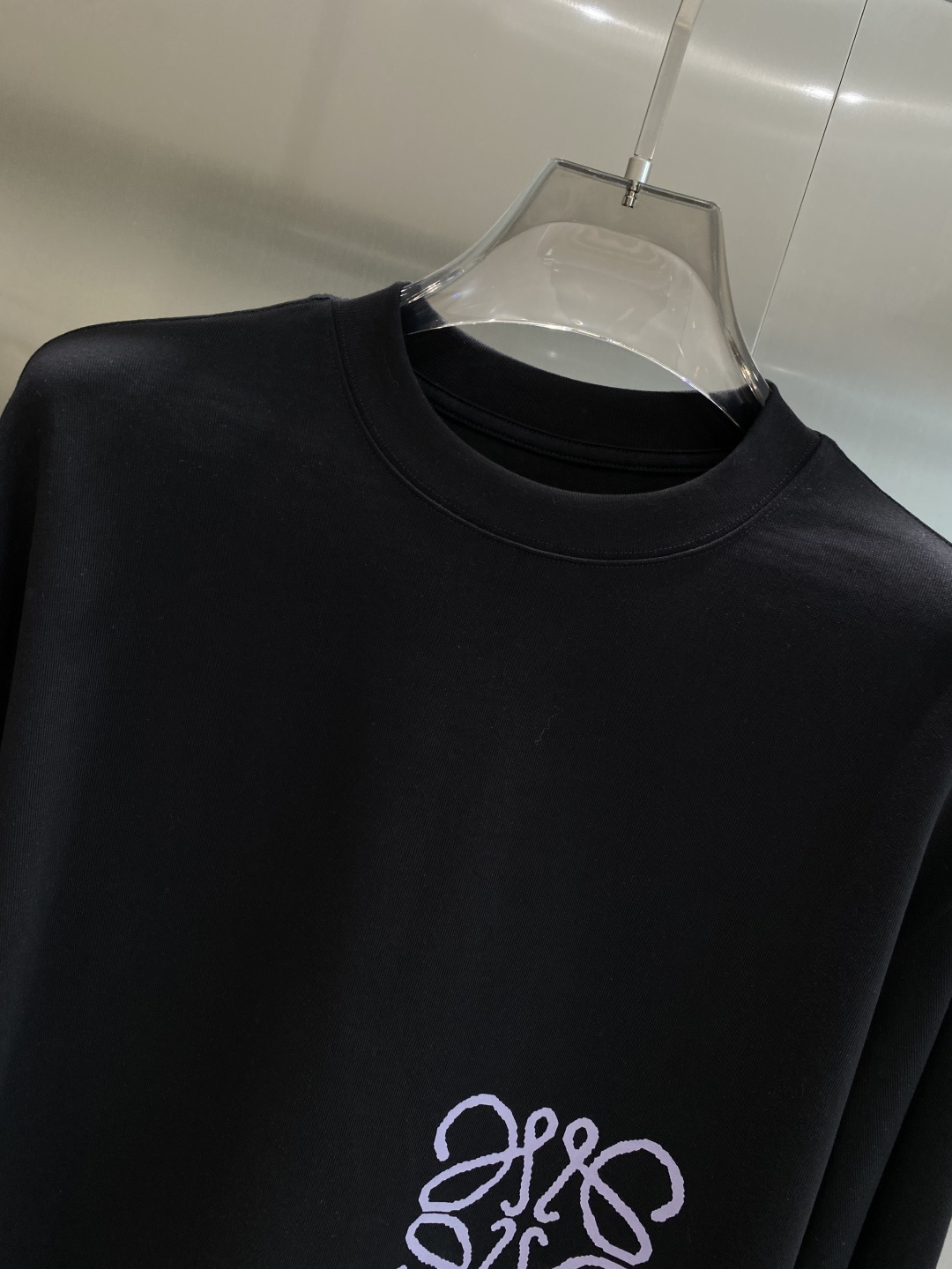 《𝙉𝙚𝙬🤍🖤罗家》2025秋冬专柜新款 时尚休闲打底衫长袖T恤，精选进口高密度双面拉架棉面料，精致原版l