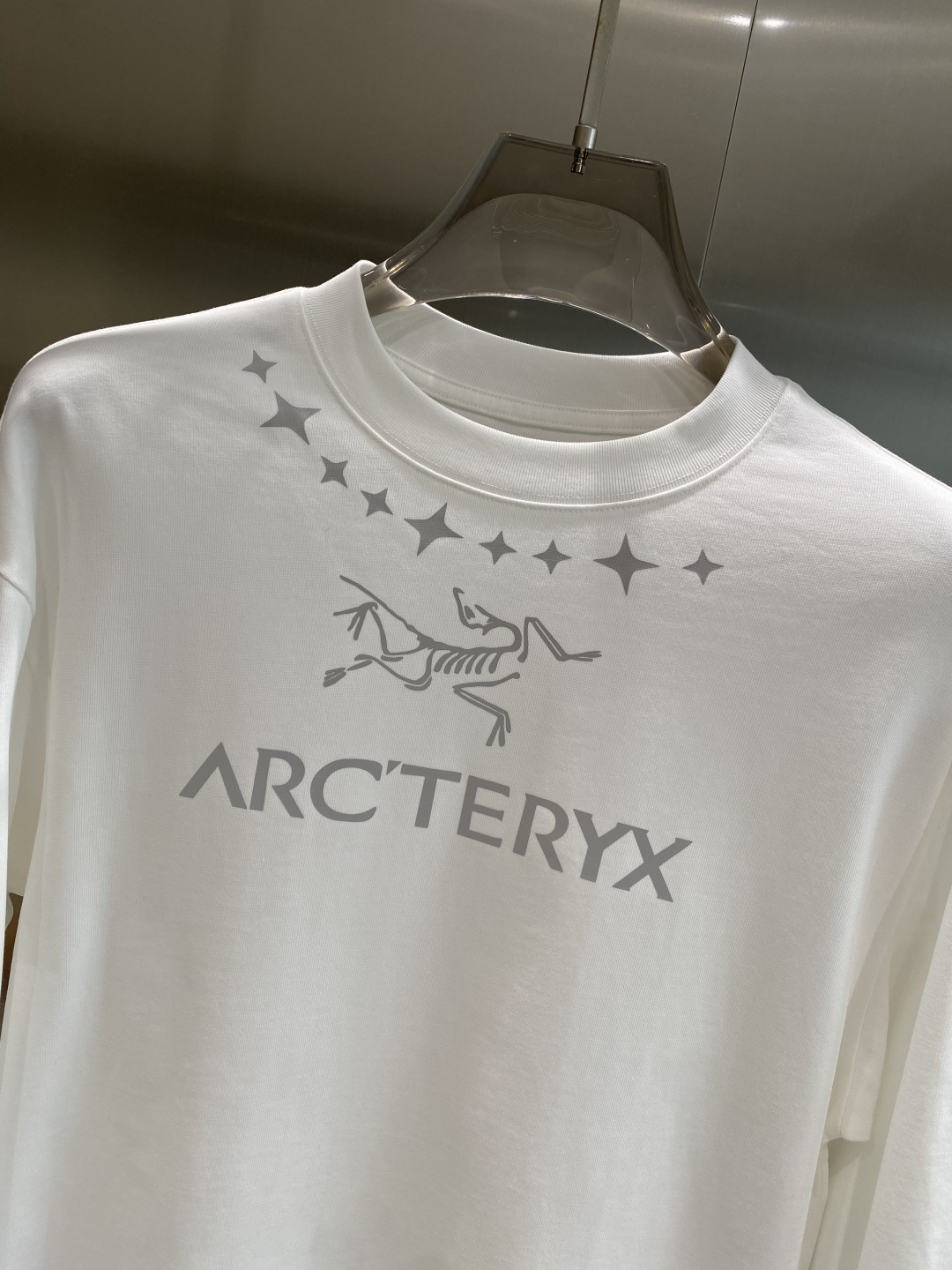 《𝙉𝙚𝙬🤍🖤鸟家》2025秋冬专柜新款 时尚休闲打底衫长袖T恤，精选进口高密度双面拉架棉面料，精致原版l