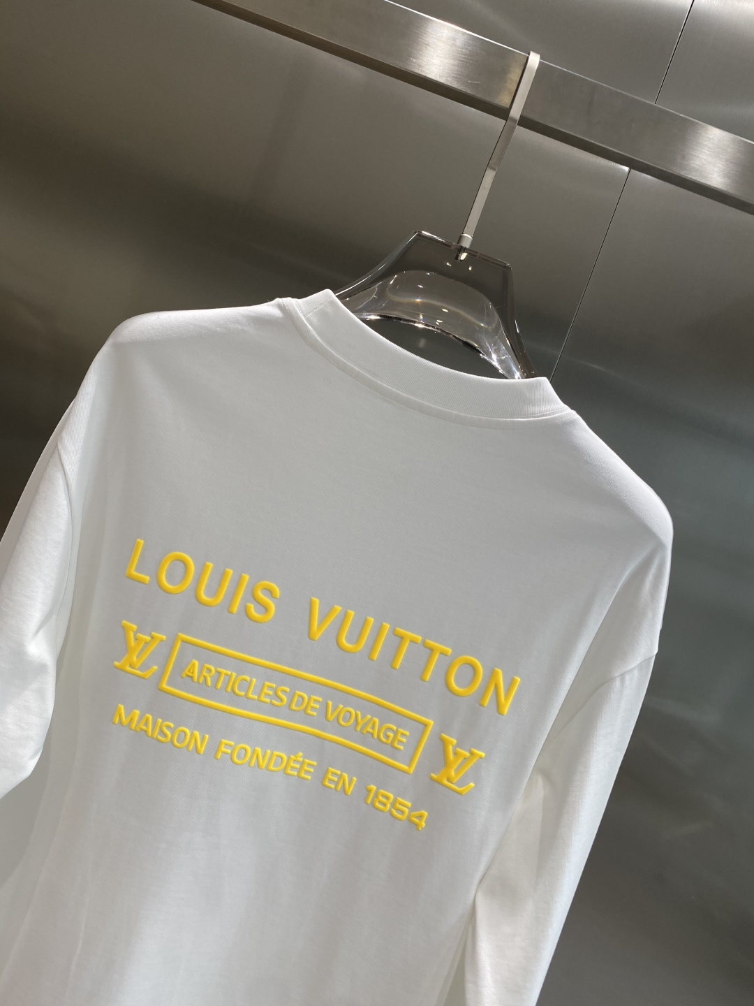 《𝙉𝙚𝙬🤍🖤驴家》2025秋冬专柜新款 时尚休闲打底衫长袖T恤，精选进口高密度双面拉架棉面料，精致原版l