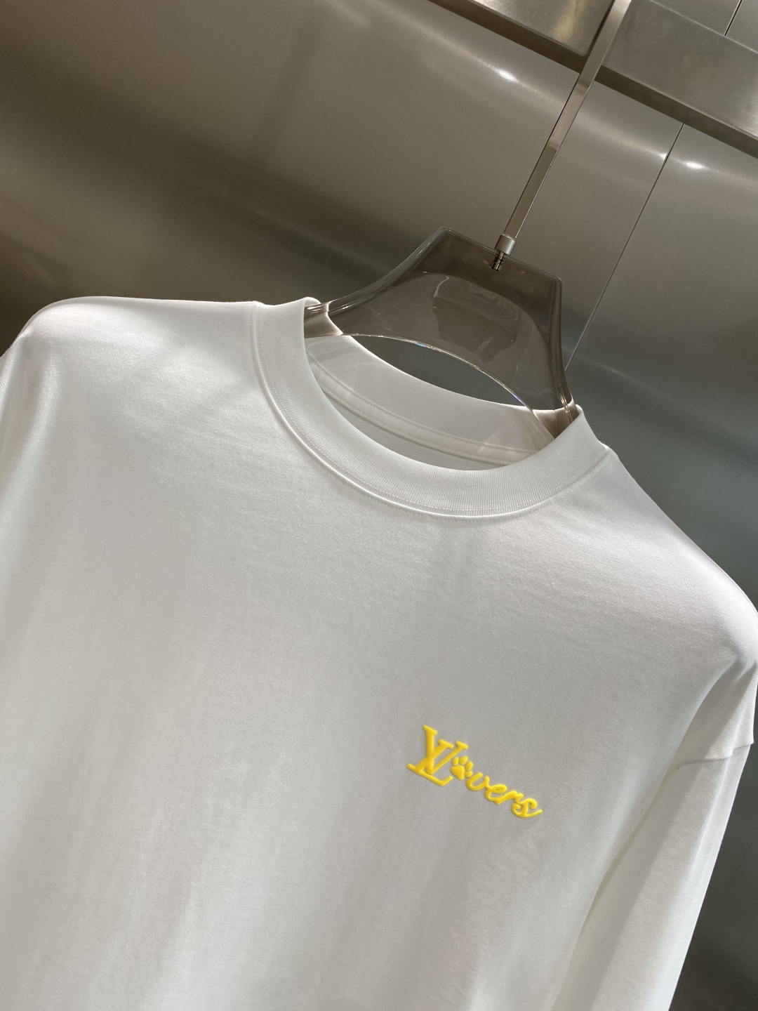 《𝙉𝙚𝙬🤍🖤驴家》2025秋冬专柜新款 时尚休闲打底衫长袖T恤，精选进口高密度双面拉架棉面料，精致原版l