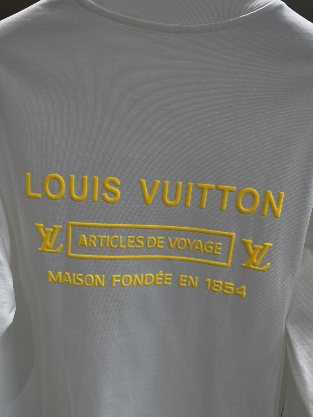 《𝙉𝙚𝙬🤍🖤驴家》2025秋冬专柜新款 时尚休闲打底衫长袖T恤，精选进口高密度双面拉架棉面料，精致原版l