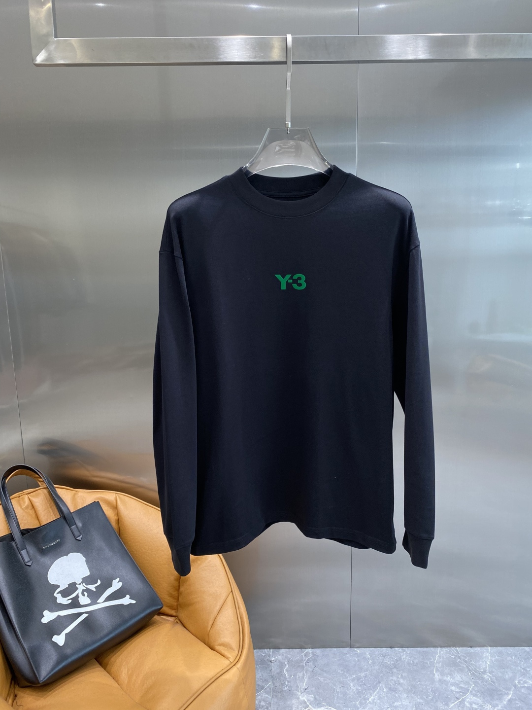 《𝙉𝙚𝙬🤍🖤Y3家》2025秋冬专柜新款 时尚休闲打底衫长袖T恤，精选进口高密度双面拉架棉面料，精致原版