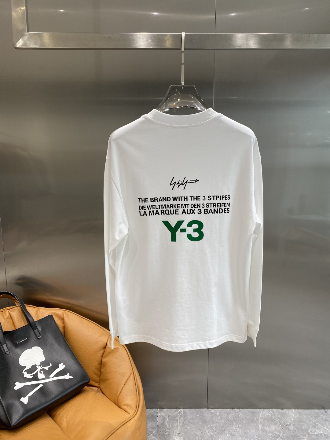 《𝙉𝙚𝙬🤍🖤Y3家》2025秋冬专柜新款 时尚休闲打底衫长袖T恤，精选进口高密度双面拉架棉面料，精致原版