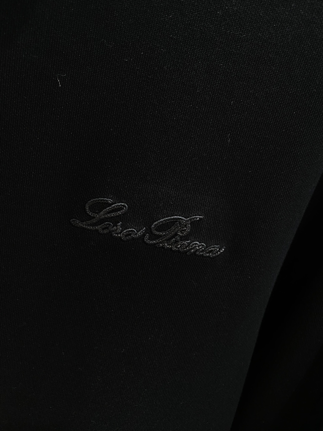 《𝙉𝙚𝙬🤍🖤lP🆕家》2025秋冬新款套装 走秀款 定制面料 搭配夹克版型设计 非常洋气 版型超好不易褶