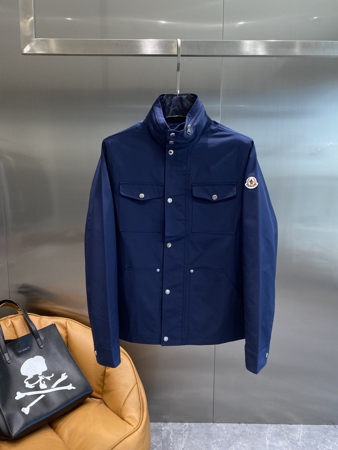 《𝙉𝙚𝙬🤍🖤蒙家》25ss早秋风衣夹克外套爆款 秋冬专柜新款休闲时尚夹克外套！超前卫设计风格 细腻舒适 