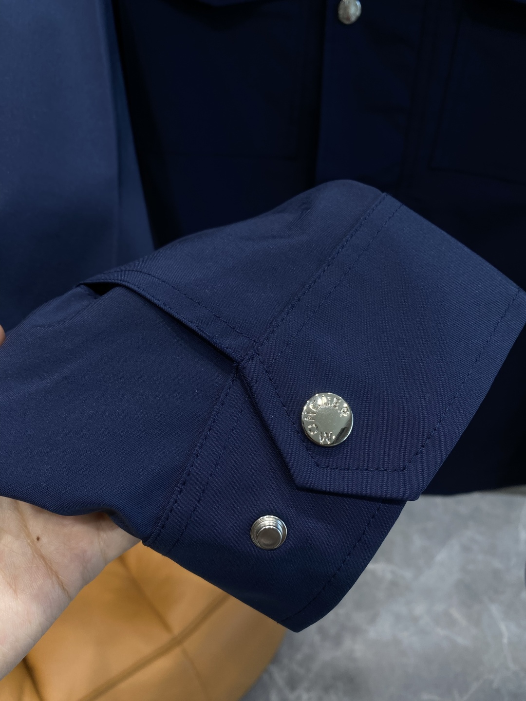 《𝙉𝙚𝙬🤍🖤蒙家》25ss早秋风衣夹克外套爆款 秋冬专柜新款休闲时尚夹克外套！超前卫设计风格 细腻舒适 