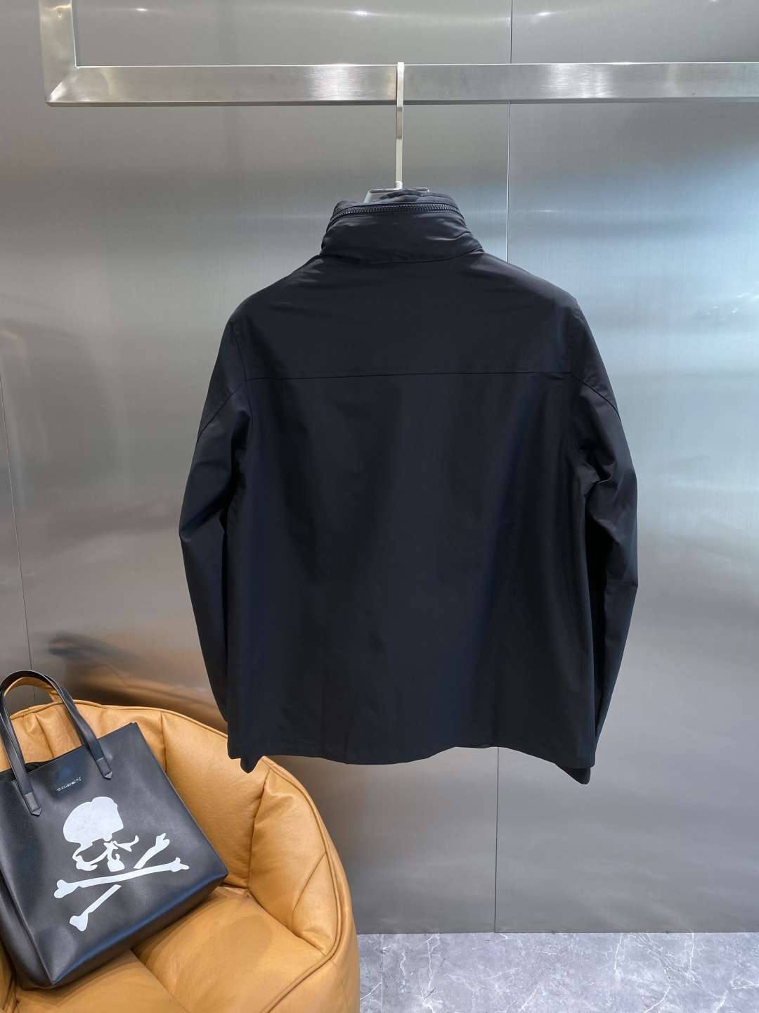 《𝙉𝙚𝙬🤍🖤蒙家》25ss早秋风衣夹克外套爆款 秋冬专柜新款休闲时尚夹克外套！超前卫设计风格 细腻舒适 