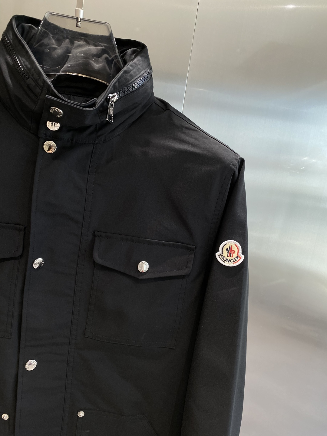 《𝙉𝙚𝙬🤍🖤蒙家》25ss早秋风衣夹克外套爆款 秋冬专柜新款休闲时尚夹克外套！超前卫设计风格 细腻舒适 