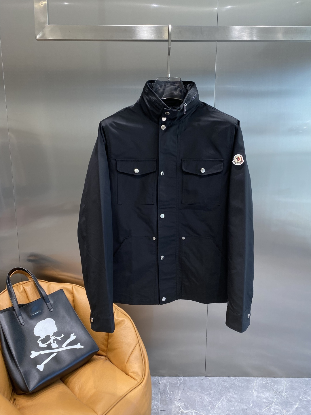 《𝙉𝙚𝙬🤍🖤蒙家》25ss早秋风衣夹克外套爆款 秋冬专柜新款休闲时尚夹克外套！超前卫设计风格 细腻舒适 