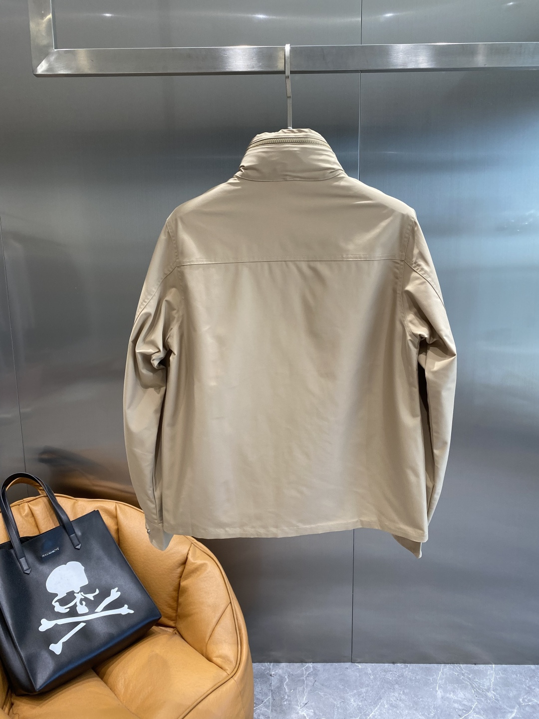 《𝙉𝙚𝙬🤍🖤蒙家》25ss早秋风衣夹克外套爆款 秋冬专柜新款休闲时尚夹克外套！超前卫设计风格 细腻舒适 