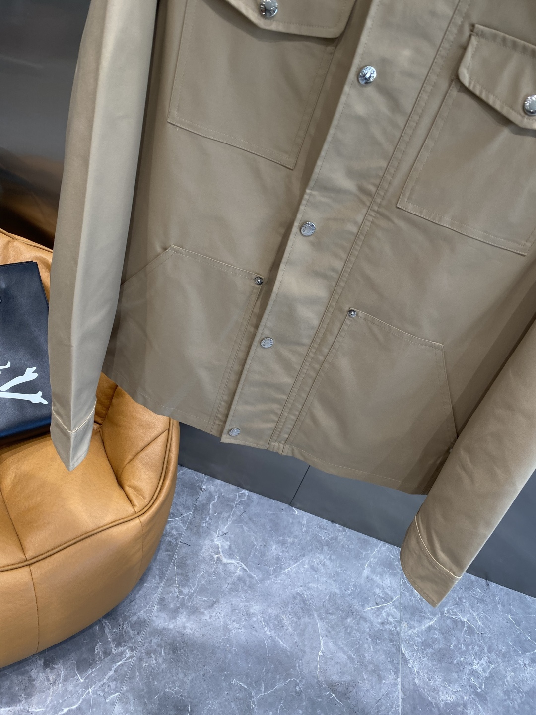 《𝙉𝙚𝙬🤍🖤蒙家》25ss早秋风衣夹克外套爆款 秋冬专柜新款休闲时尚夹克外套！超前卫设计风格 细腻舒适 