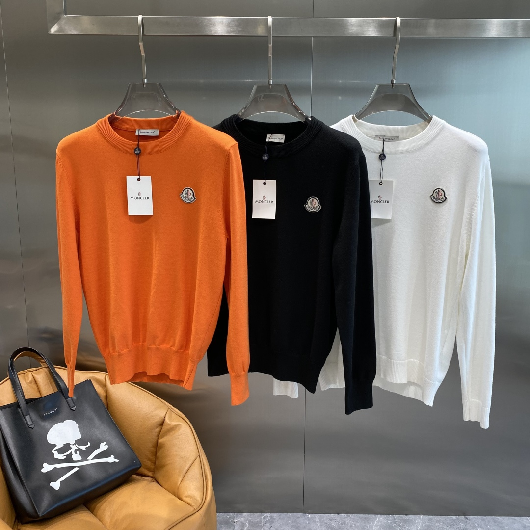 《𝙉𝙚𝙬🤍🖤蒙家》2025秋冬新款毛衣 高品质意大利进口面料，高密度针织，时尚百搭毛衣，帅气十足。经典L