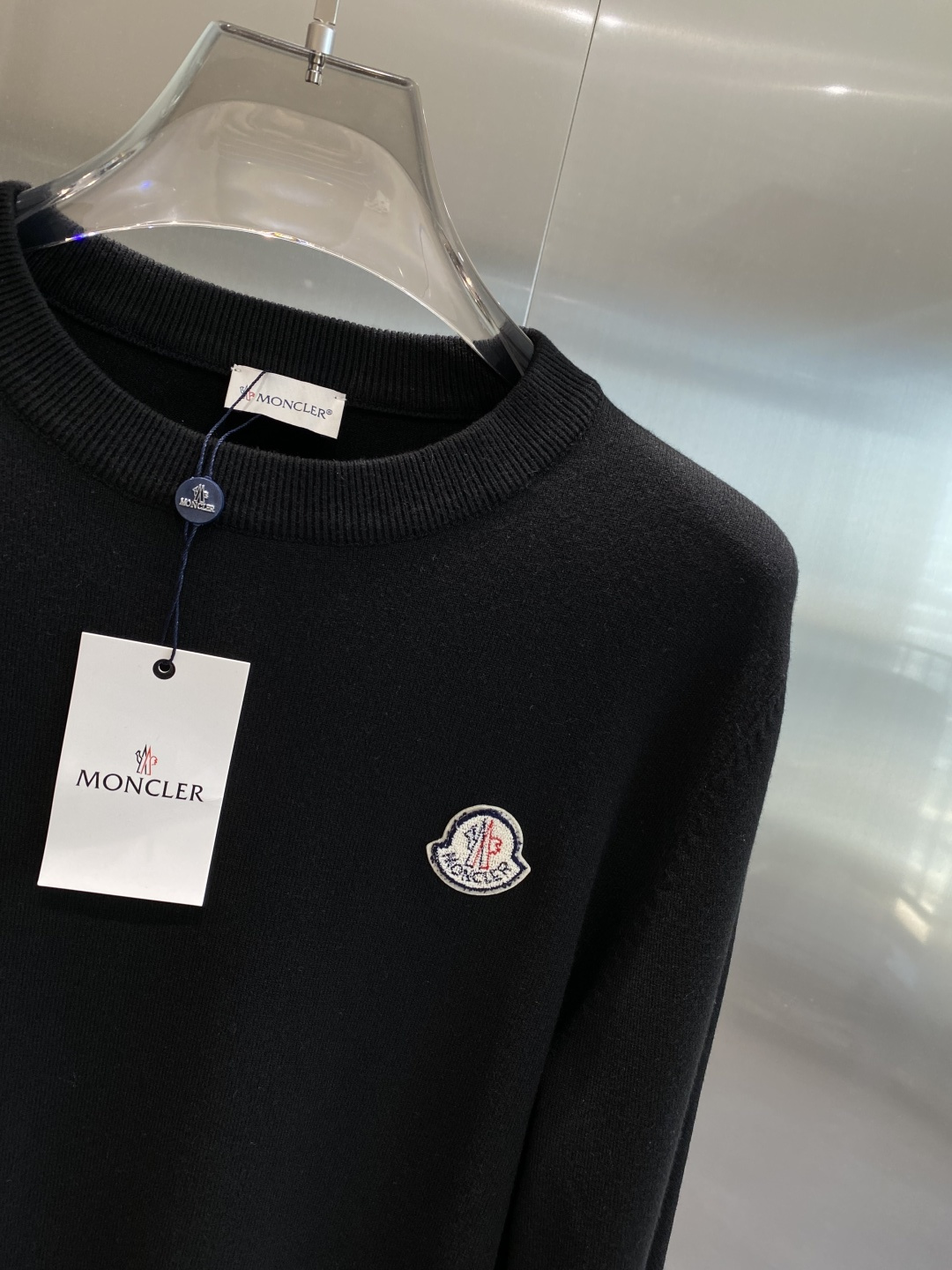 《𝙉𝙚𝙬🤍🖤蒙家》2025秋冬新款毛衣 高品质意大利进口面料，高密度针织，时尚百搭毛衣，帅气十足。经典L