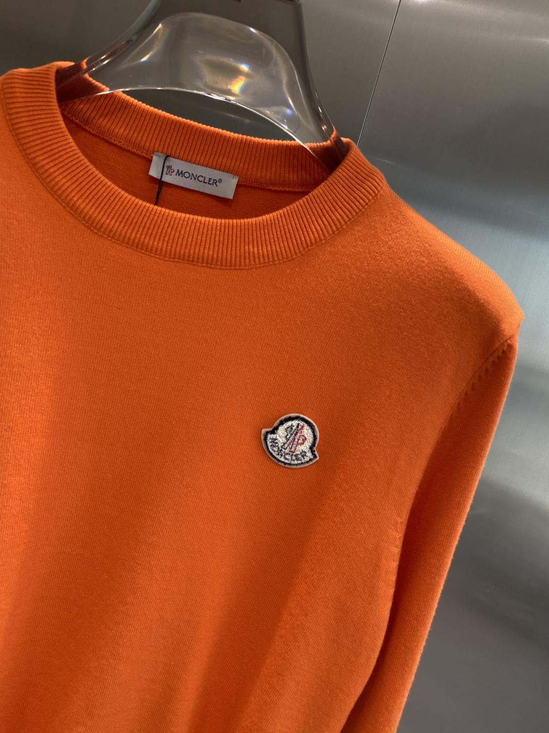 《𝙉𝙚𝙬🤍🖤蒙家》2025秋冬新款毛衣 高品质意大利进口面料，高密度针织，时尚百搭毛衣，帅气十足。经典L