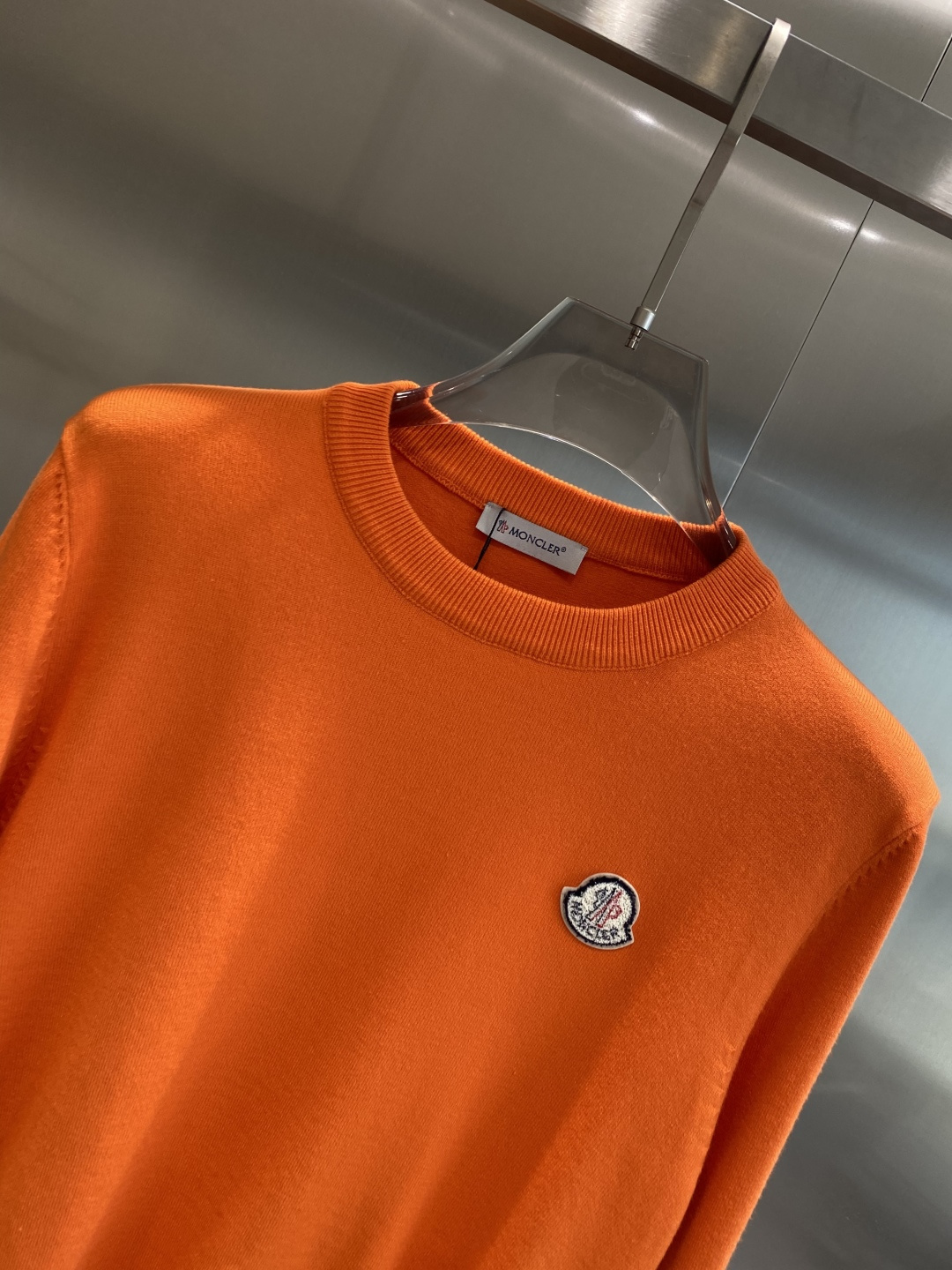 《𝙉𝙚𝙬🤍🖤蒙家》2025秋冬新款毛衣 高品质意大利进口面料，高密度针织，时尚百搭毛衣，帅气十足。经典L