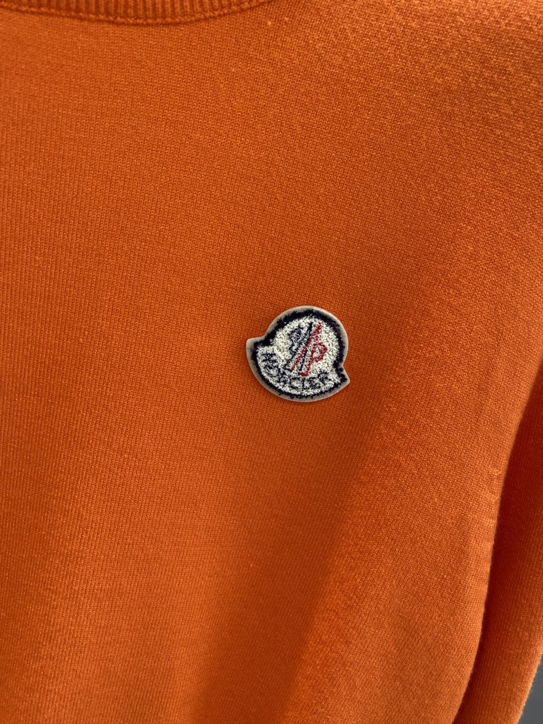 《𝙉𝙚𝙬🤍🖤蒙家》2025秋冬新款毛衣 高品质意大利进口面料，高密度针织，时尚百搭毛衣，帅气十足。经典L