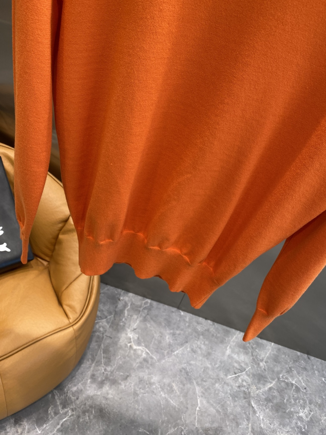 《𝙉𝙚𝙬🤍🖤蒙家》2025秋冬新款毛衣 高品质意大利进口面料，高密度针织，时尚百搭毛衣，帅气十足。经典L