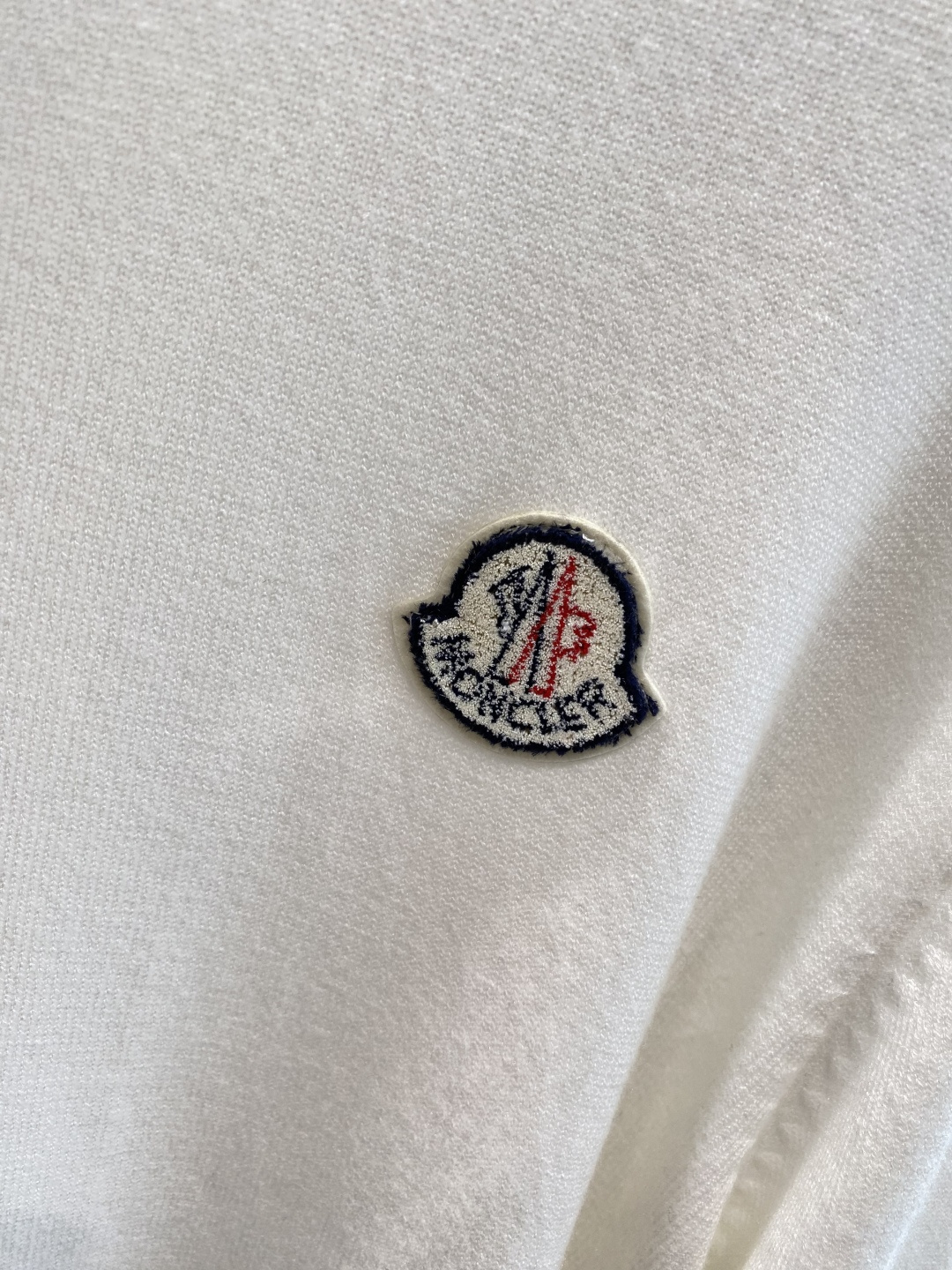 《𝙉𝙚𝙬🤍🖤蒙家》2025秋冬新款毛衣 高品质意大利进口面料，高密度针织，时尚百搭毛衣，帅气十足。经典L