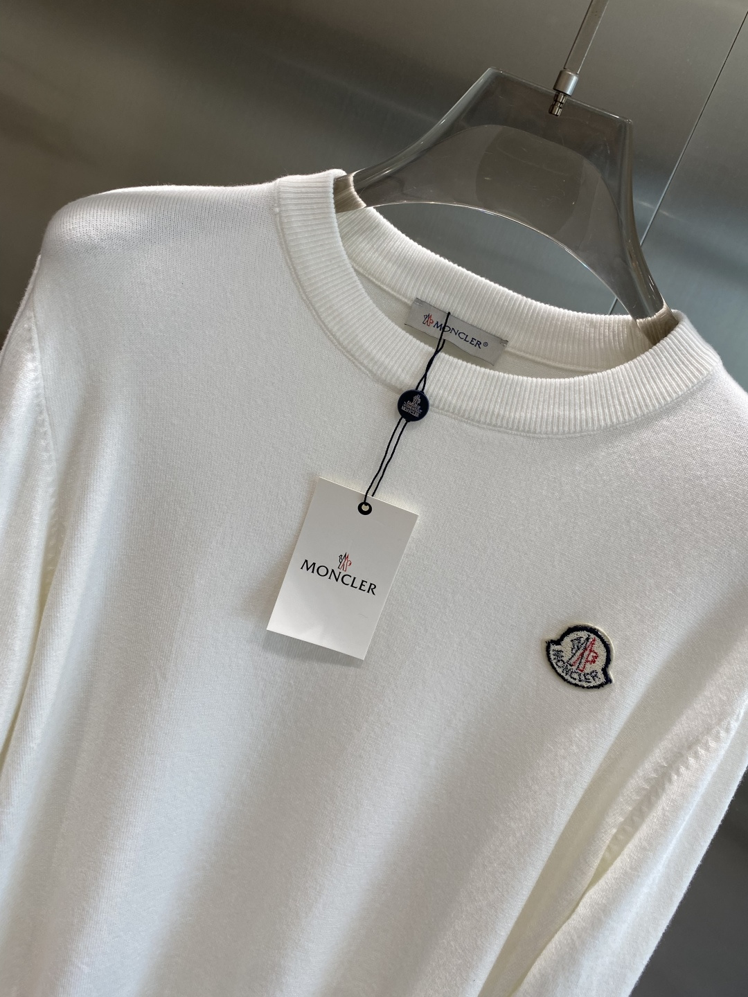 《𝙉𝙚𝙬🤍🖤蒙家》2025秋冬新款毛衣 高品质意大利进口面料，高密度针织，时尚百搭毛衣，帅气十足。经典L