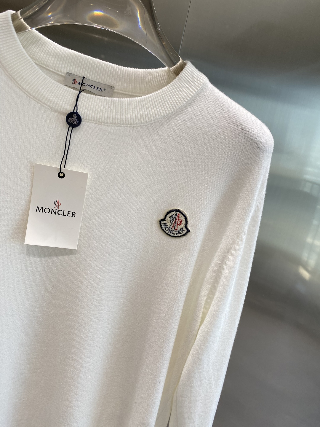 《𝙉𝙚𝙬🤍🖤蒙家》2025秋冬新款毛衣 高品质意大利进口面料，高密度针织，时尚百搭毛衣，帅气十足。经典L