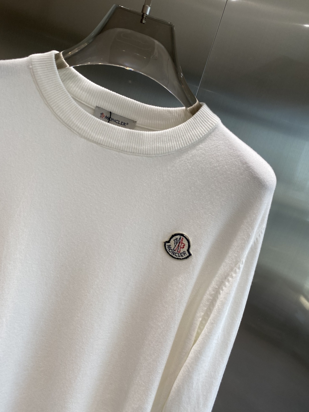 《𝙉𝙚𝙬🤍🖤蒙家》2025秋冬新款毛衣 高品质意大利进口面料，高密度针织，时尚百搭毛衣，帅气十足。经典L