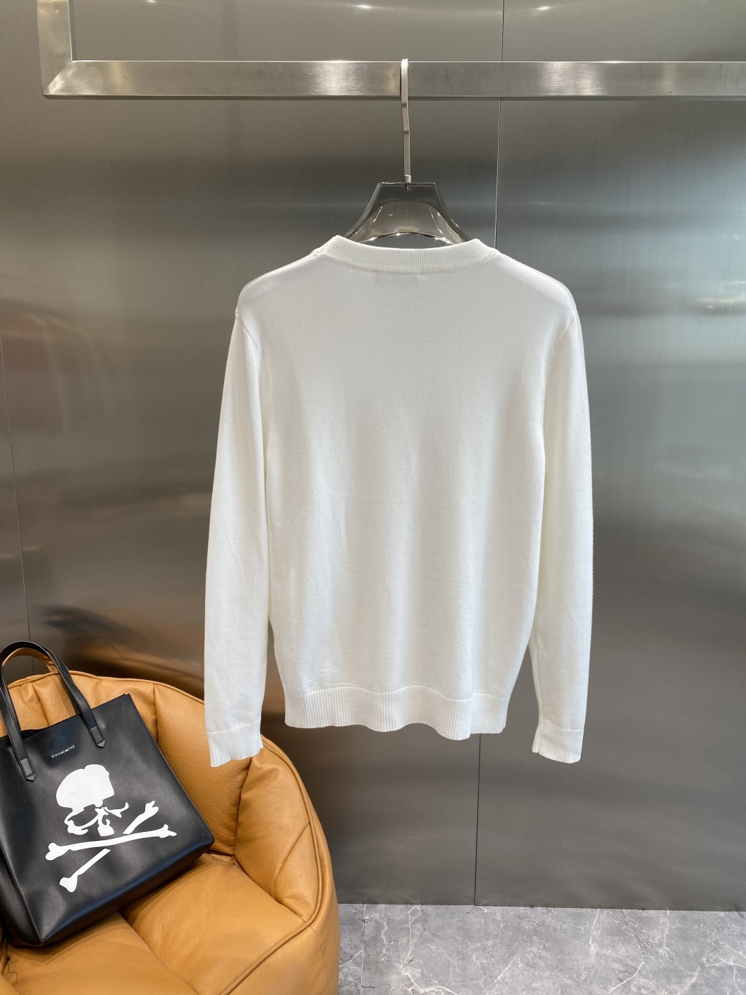 《𝙉𝙚𝙬🤍🖤鸟家》2025秋冬新款毛衣 高品质意大利进口面料，高密度针织，时尚百搭毛衣，帅气十足。经典L