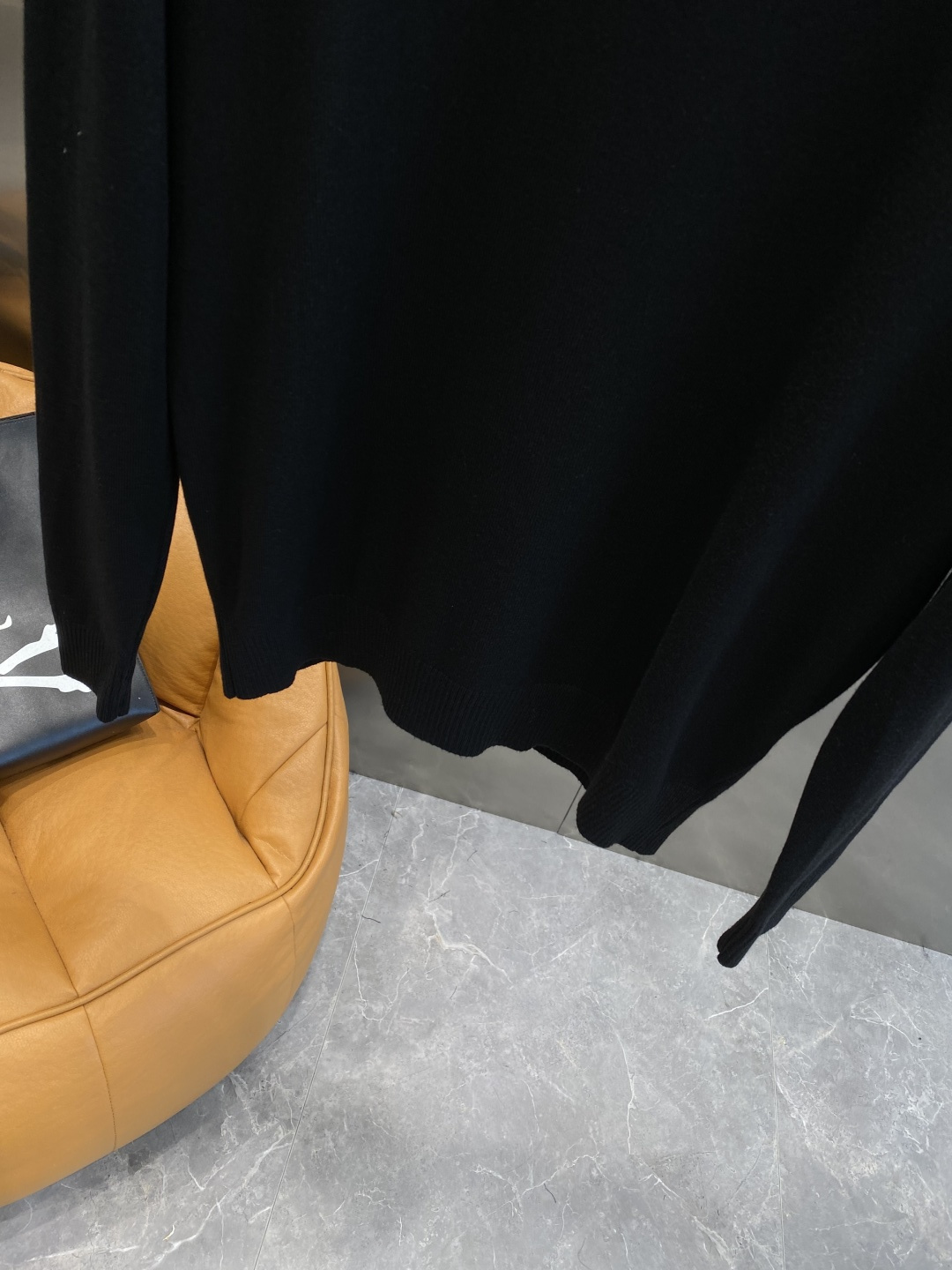 《𝙉𝙚𝙬🤍🖤鸟家》2025秋冬新款毛衣 高品质意大利进口面料，高密度针织，时尚百搭毛衣，帅气十足。经典L