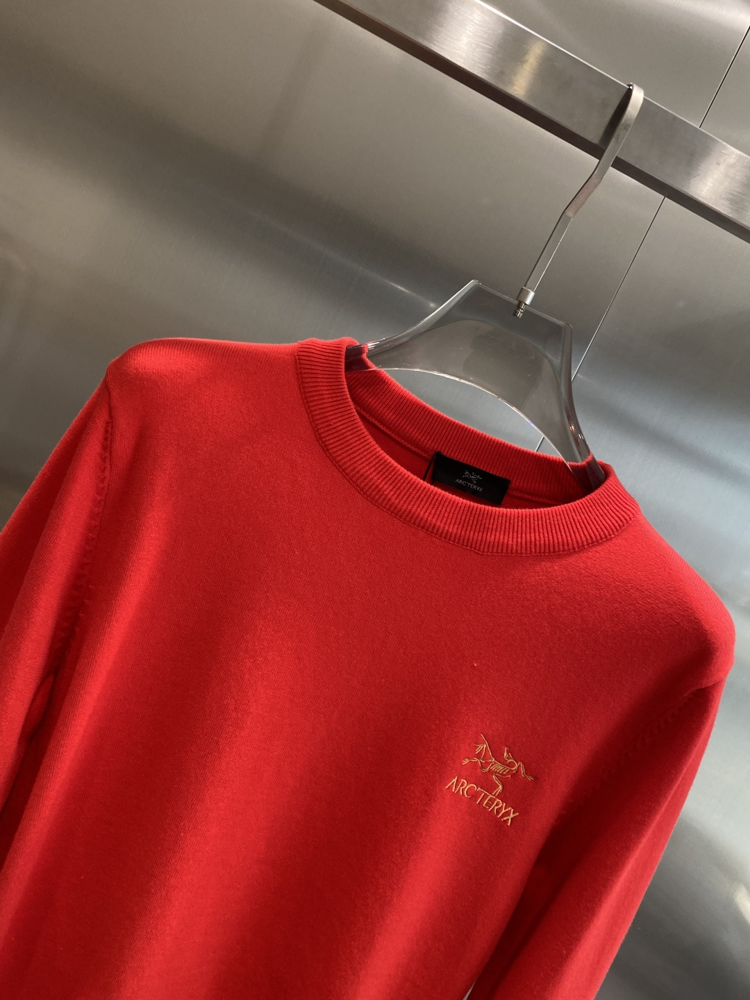 《𝙉𝙚𝙬🤍🖤鸟家》2025秋冬新款毛衣 高品质意大利进口面料，高密度针织，时尚百搭毛衣，帅气十足。经典L