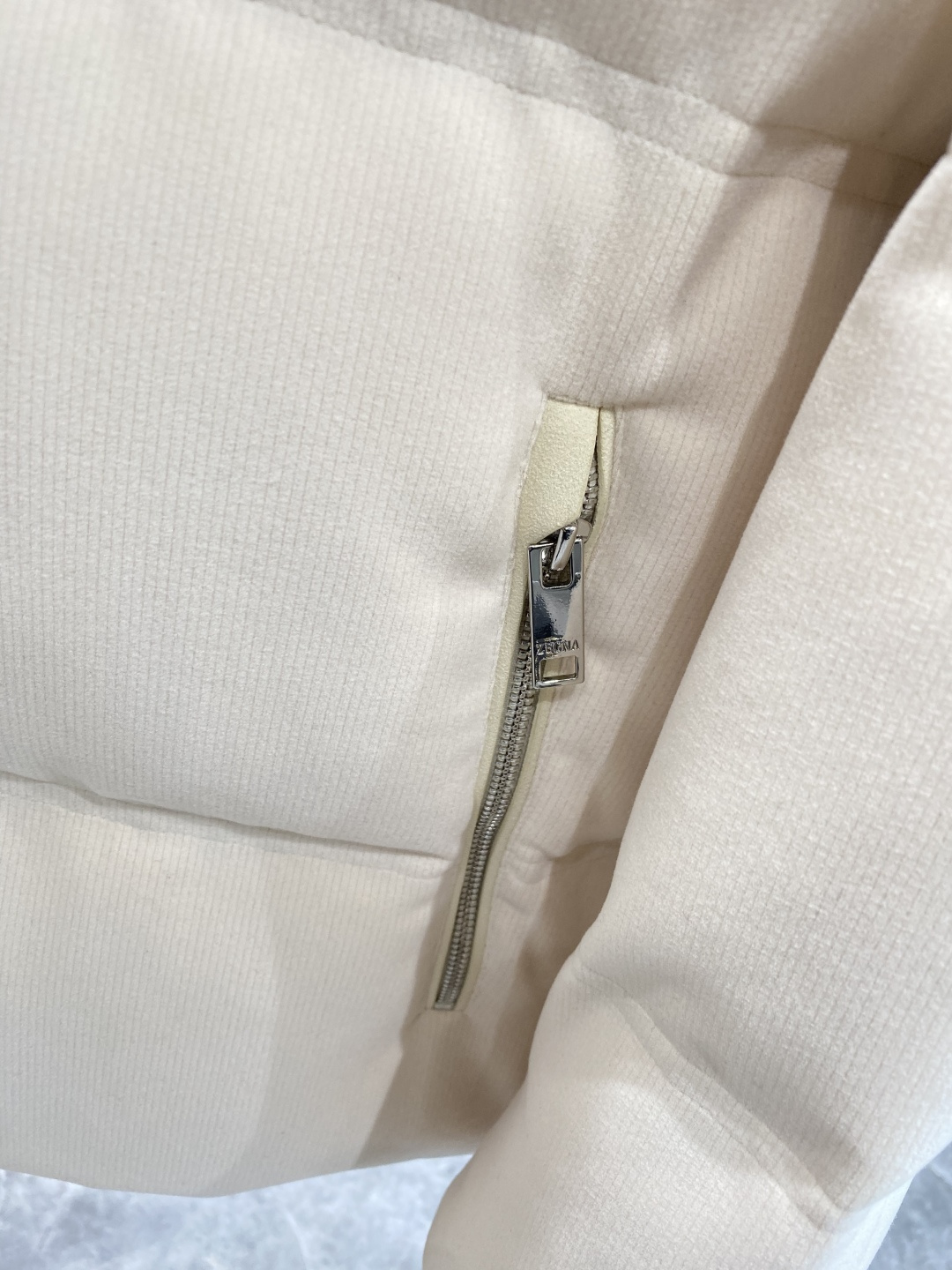 《𝙉𝙚𝙬🤍🖤杰尼家》代购正品级别秋冬新款羽绒服 原版1:1订制五金配件全进口原版定制 欢迎专柜对比 绝对