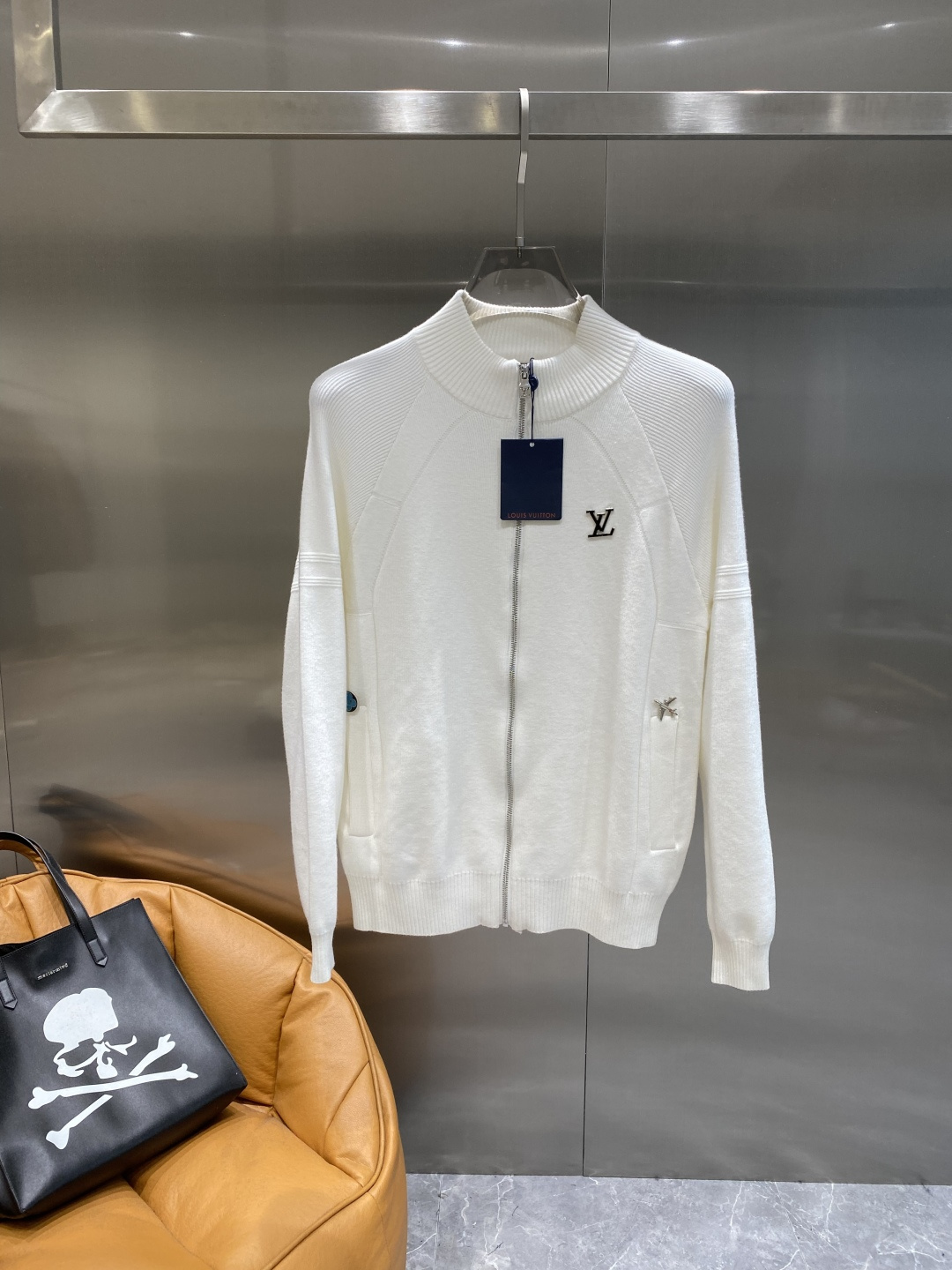 《𝙉𝙚𝙬🤍🖤驴家》25ss秋冬 最新最顶级开衫羊毛针织衫开衫毛衣，精致配色融合新款潮套头衫，最顶级的品质