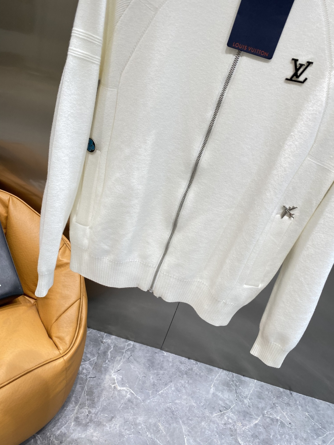 《𝙉𝙚𝙬🤍🖤驴家》25ss秋冬 最新最顶级开衫羊毛针织衫开衫毛衣，精致配色融合新款潮套头衫，最顶级的品质