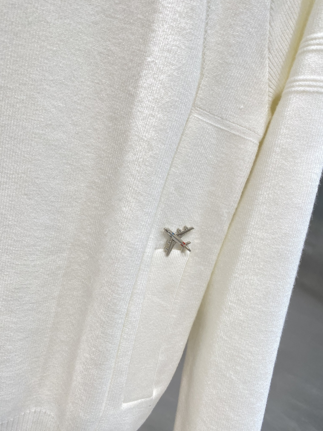 《𝙉𝙚𝙬🤍🖤驴家》25ss秋冬 最新最顶级开衫羊毛针织衫开衫毛衣，精致配色融合新款潮套头衫，最顶级的品质